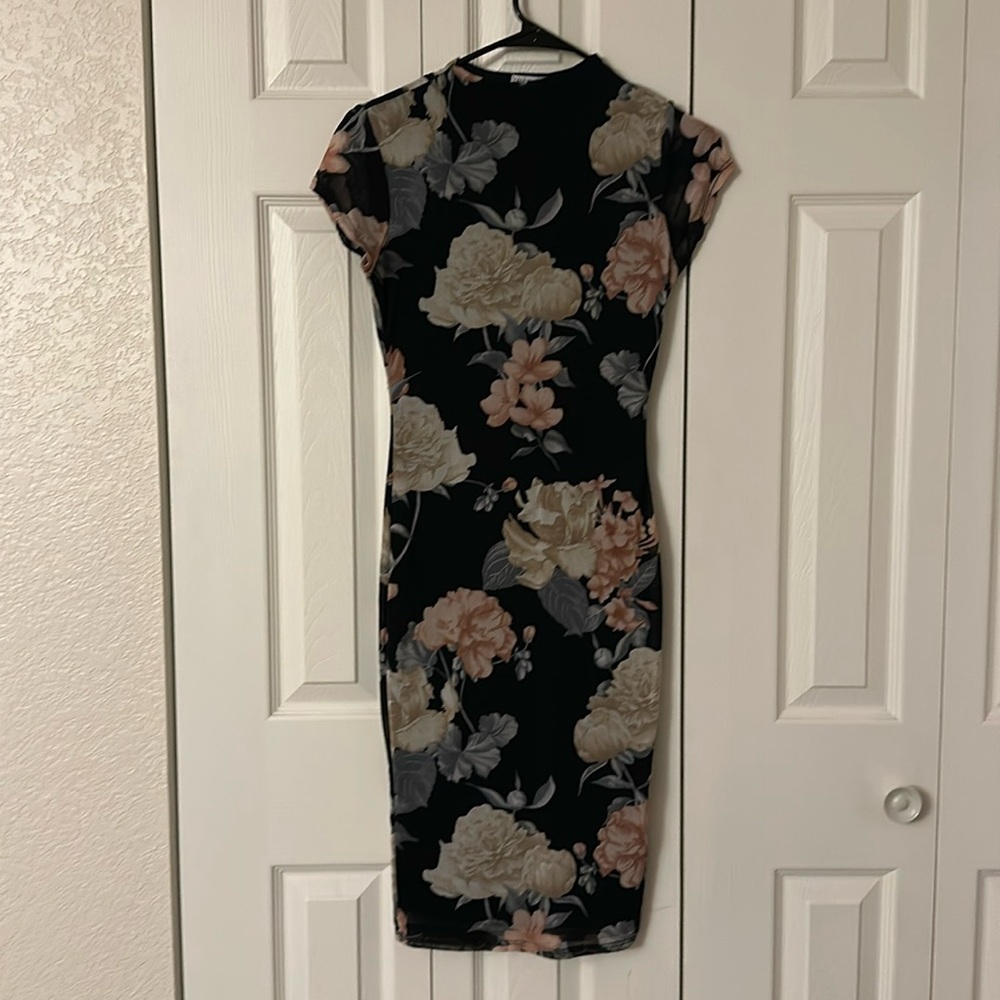 Fashion Nova mid length dress